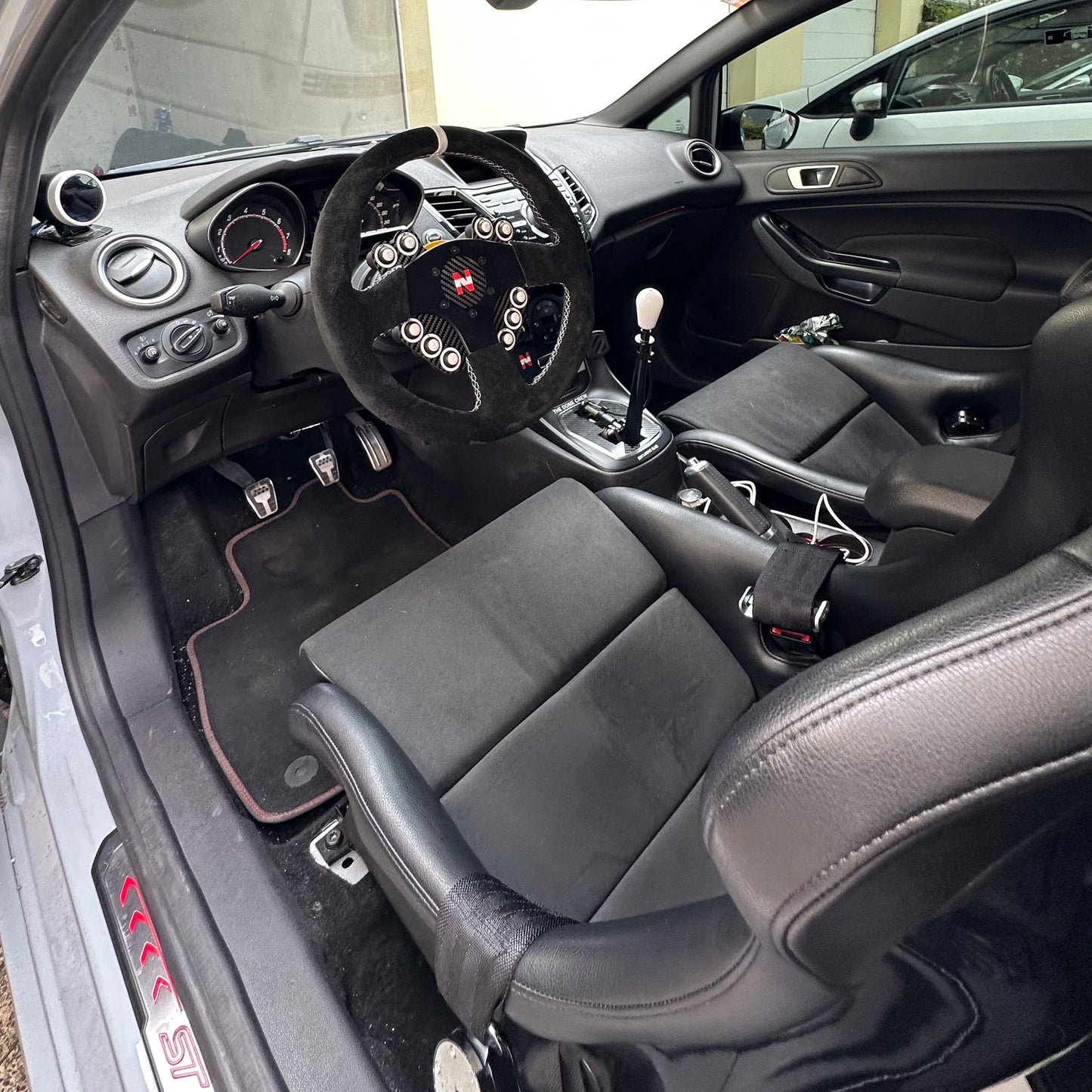 Ford Fiesta MK7 Full OEM Aftermarket Steering Wheel Retrofit Kit